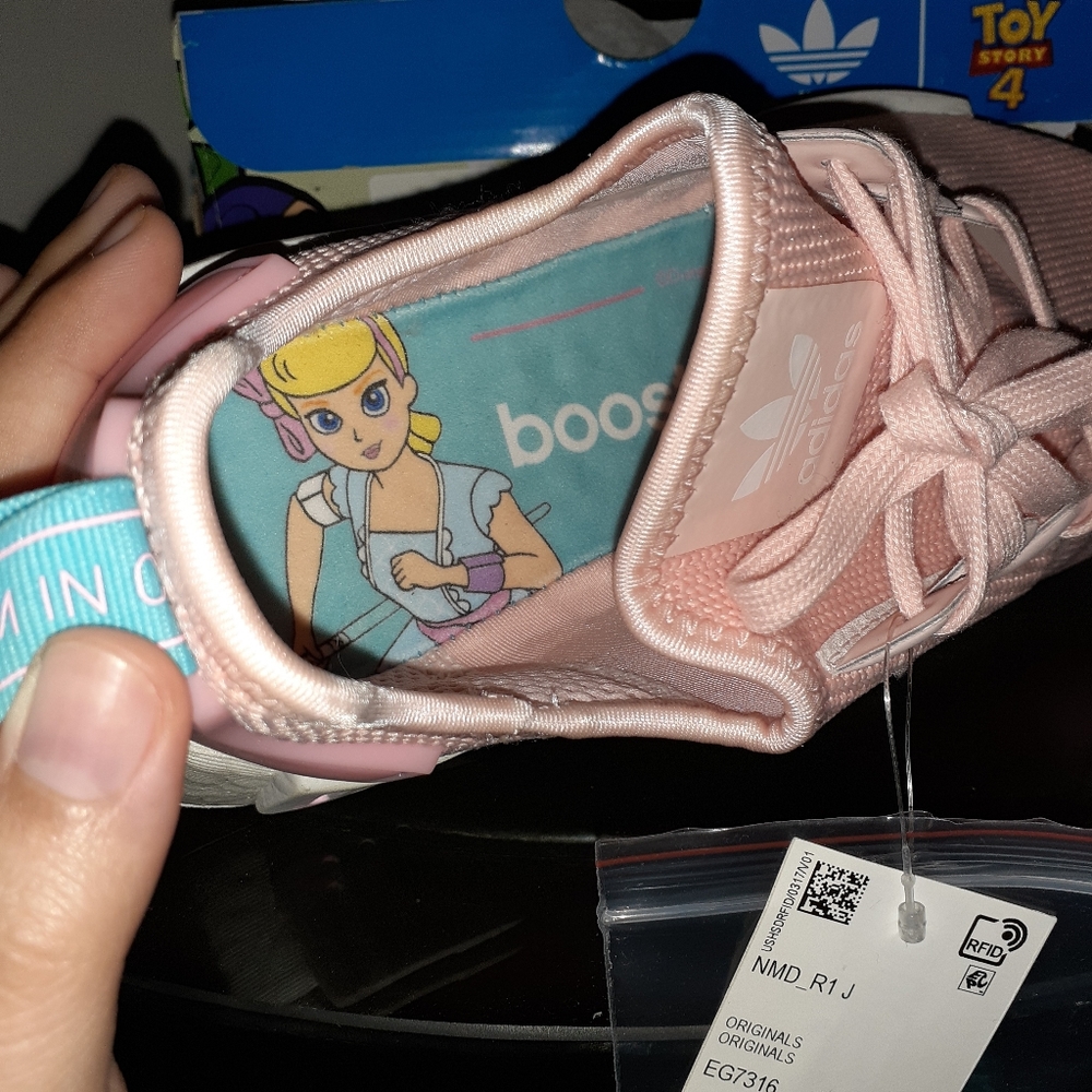 Adidas | Disney Toy Story Bo Peep NMD_R1 J - Picture 2 of 9